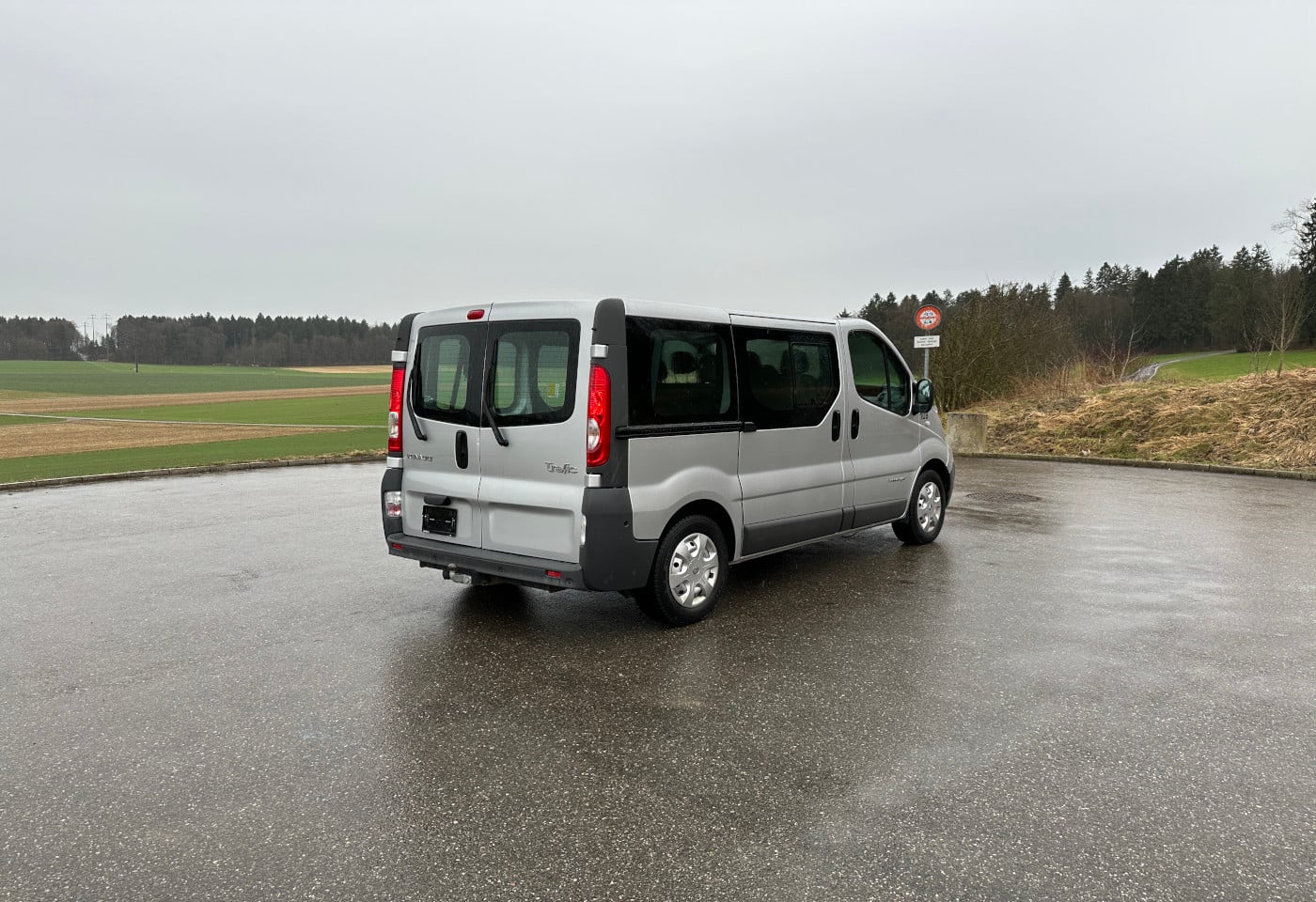 MOTO6625_2844736 vehicle image