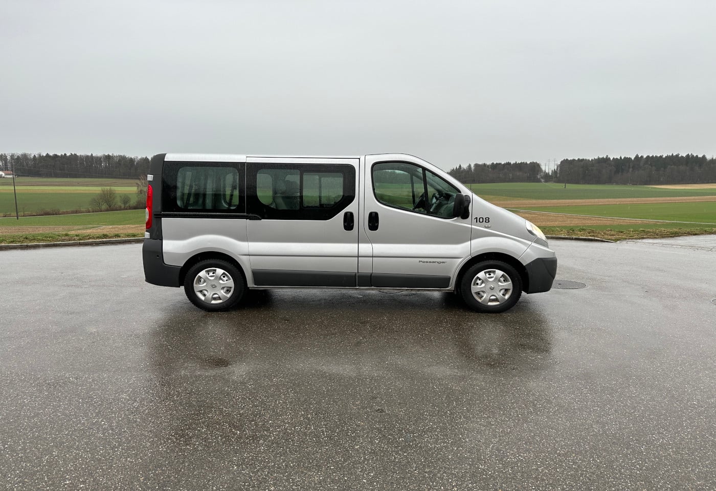 MOTO6625_2844736 vehicle image