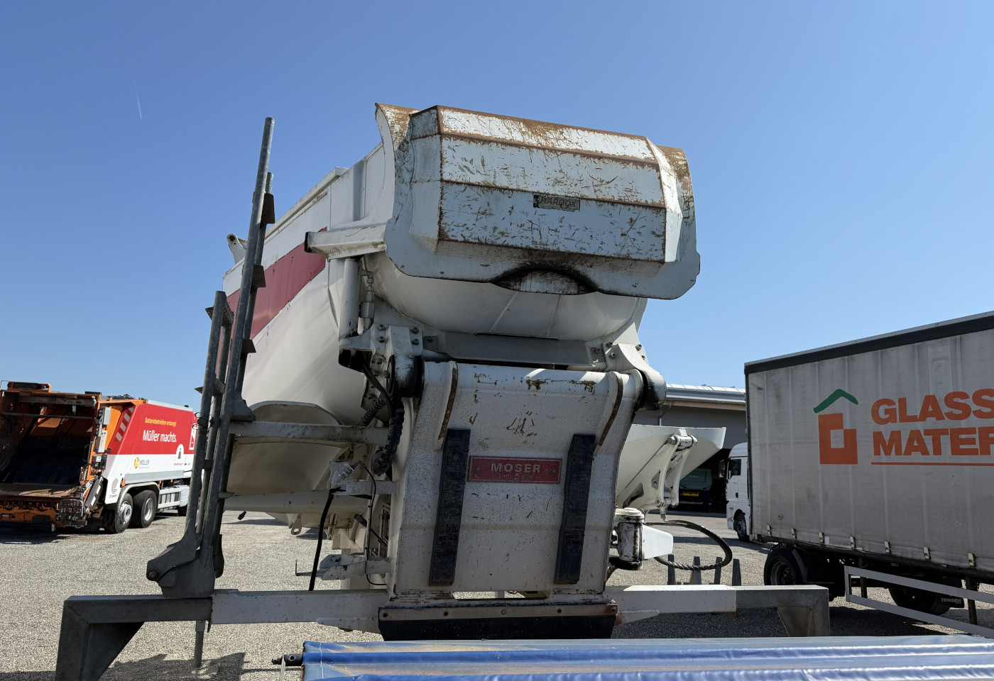 MOTO6625_2626519 vehicle image