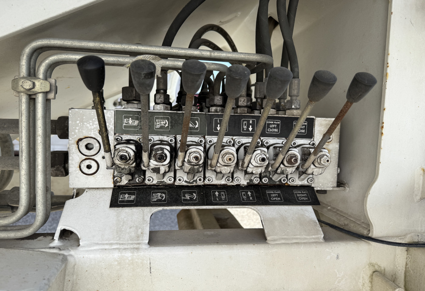 MOTO6625_2626519 vehicle image