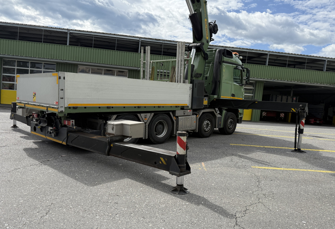 MOTO6625_2657085 vehicle image