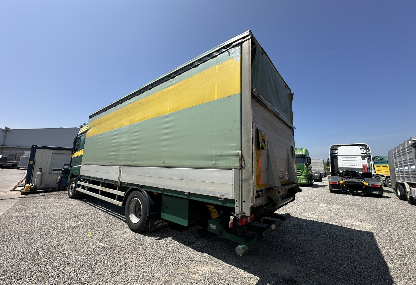 MOTO6625_2657100 vehicle image