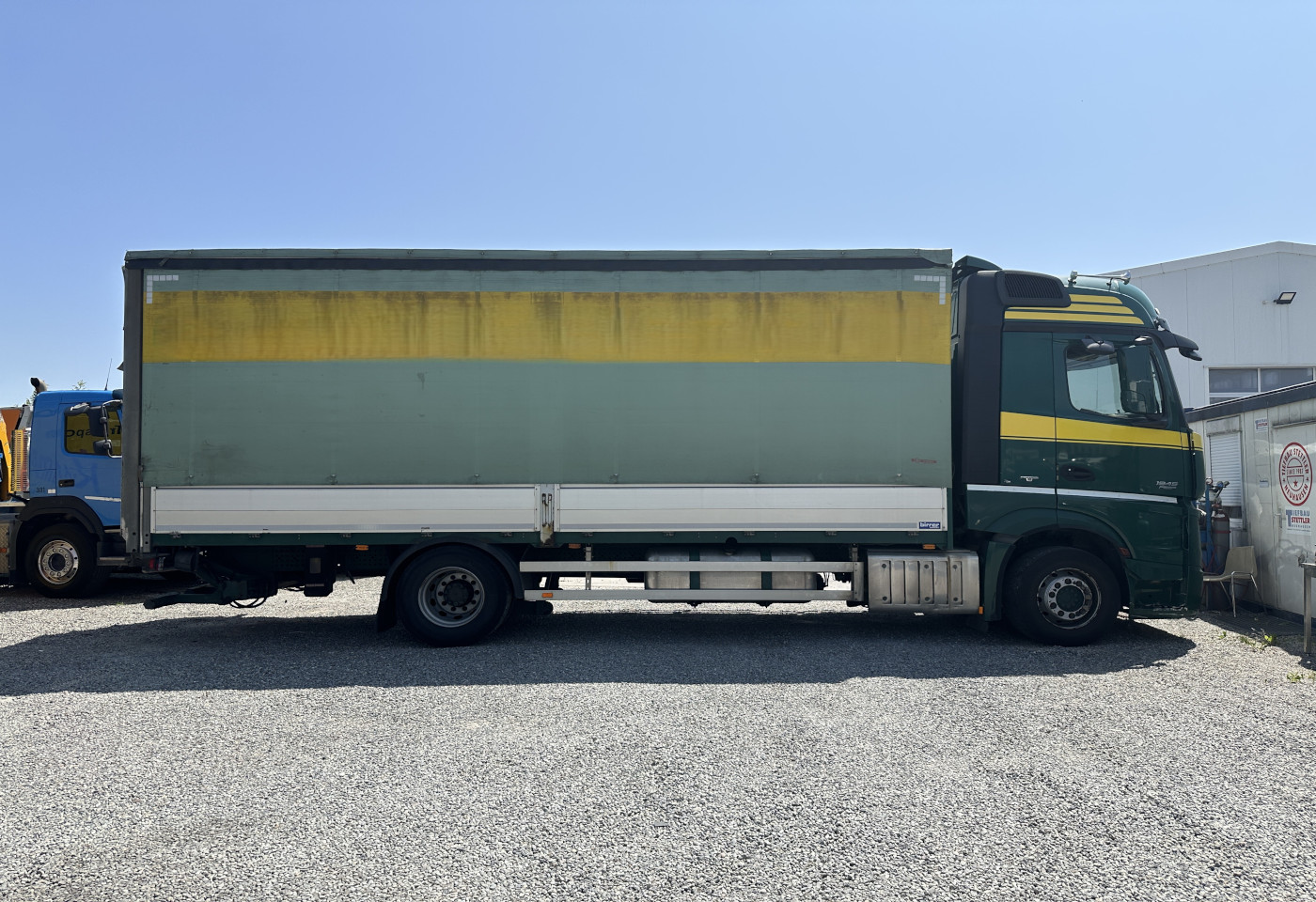MOTO6625_2657100 vehicle image