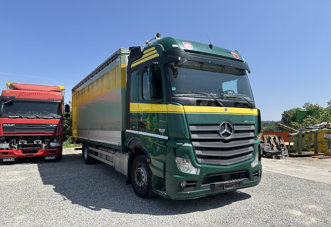 MOTO6625_2657100 vehicle image