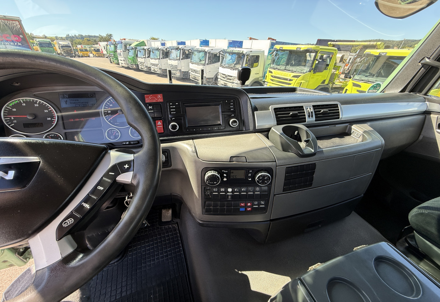 MOTO6625_2736497 vehicle image