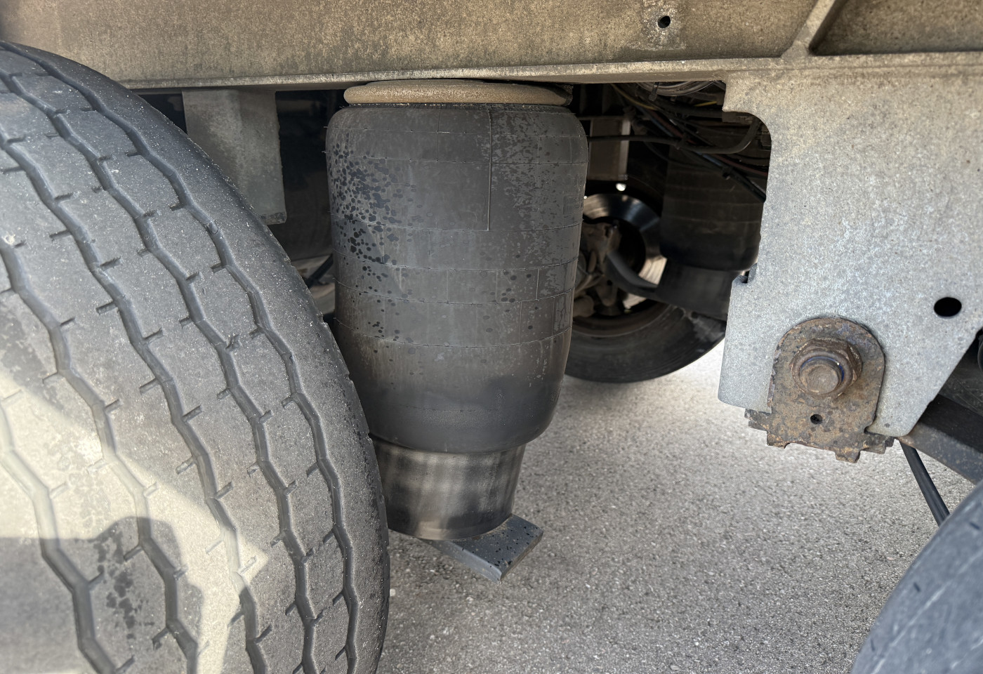 MOTO6625_2737864 vehicle image