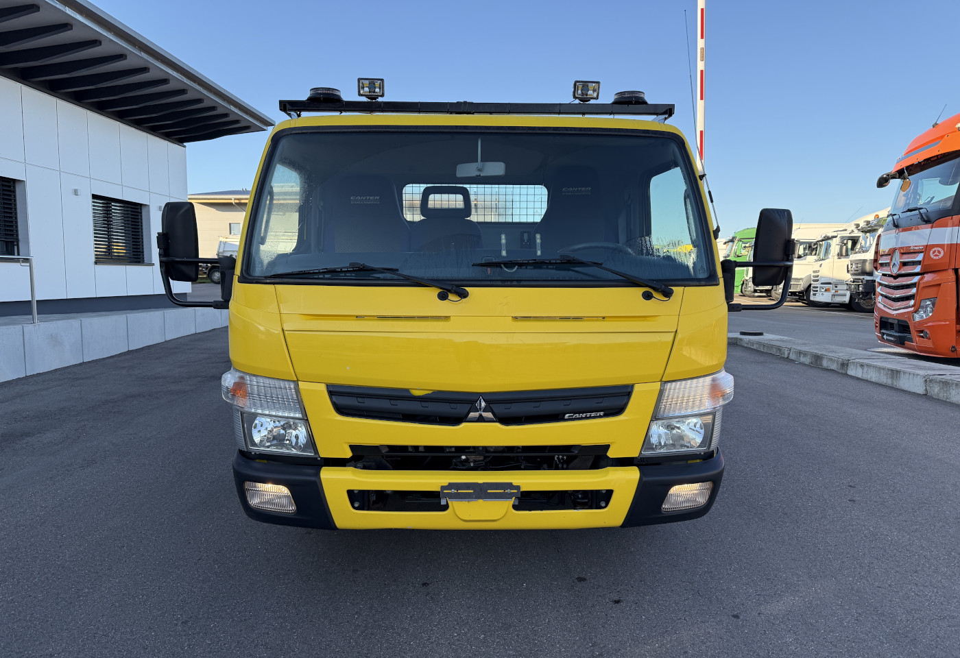MOTO6625_2737870 vehicle image