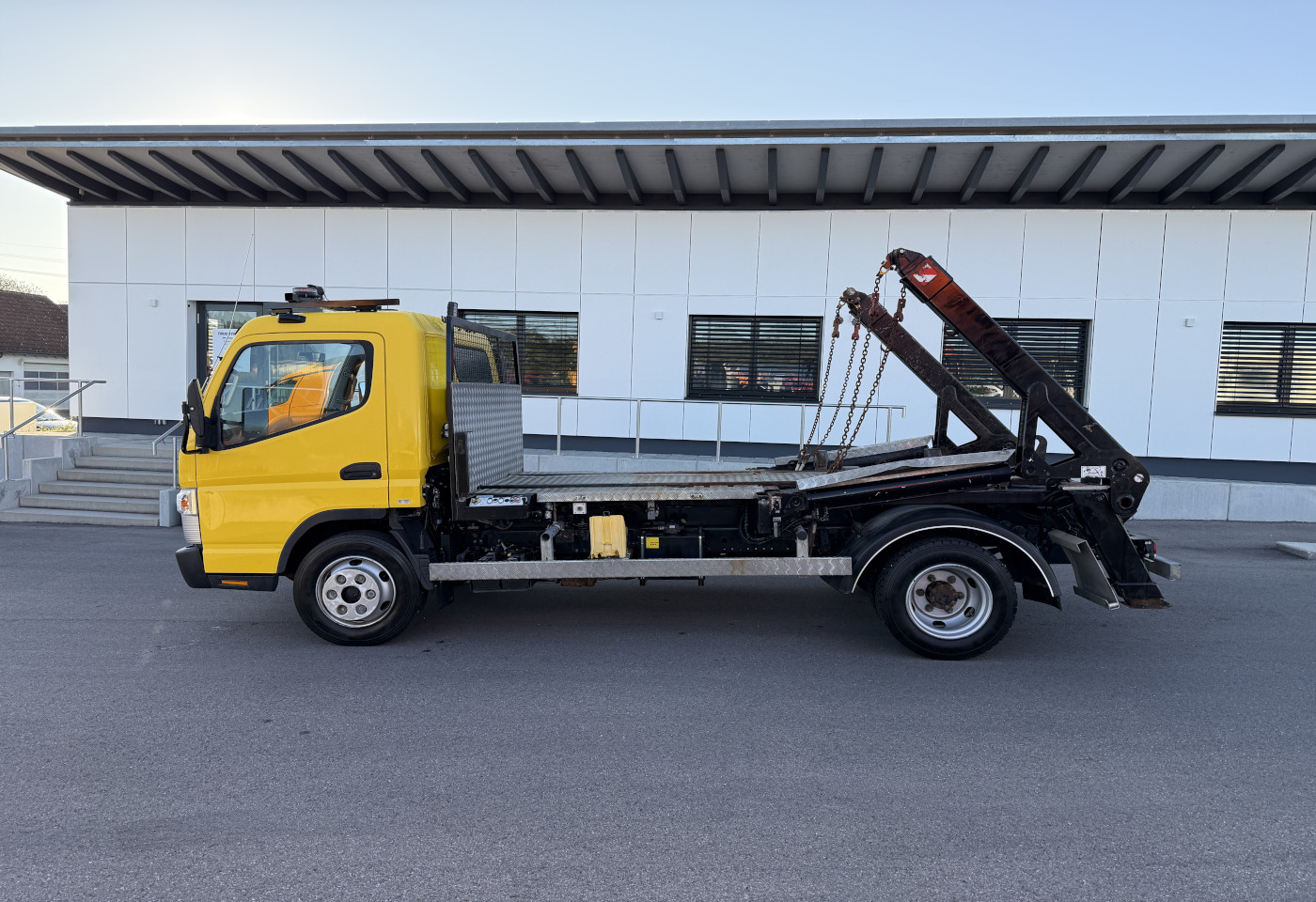 MOTO6625_2737870 vehicle image