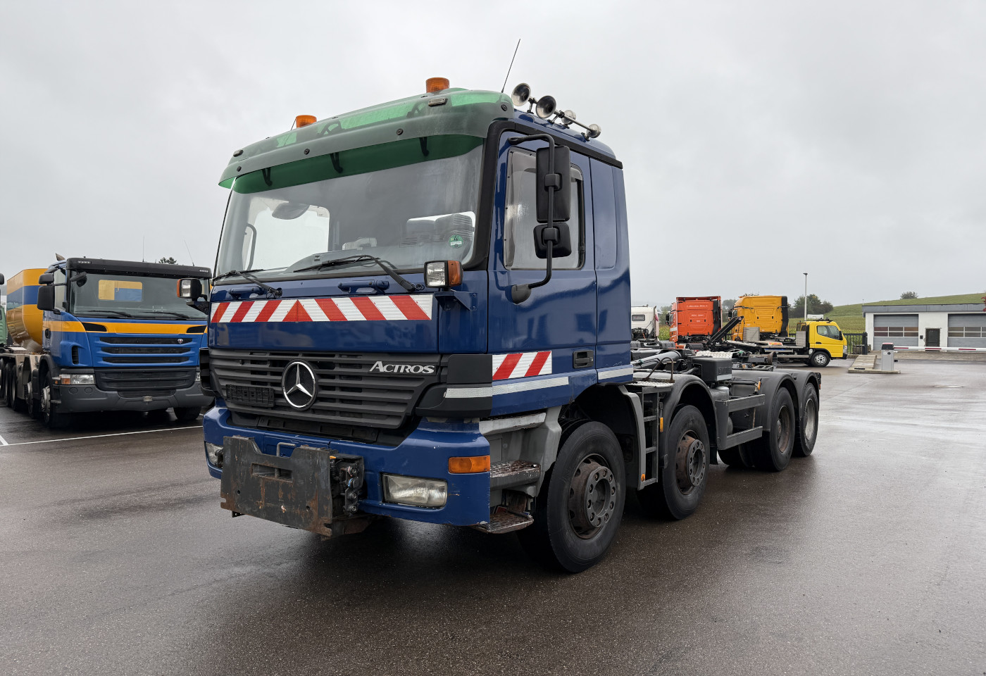 MOTO6625_2736176 vehicle image