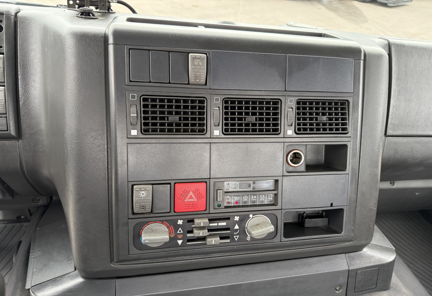 MOTO6625_2736517 vehicle image