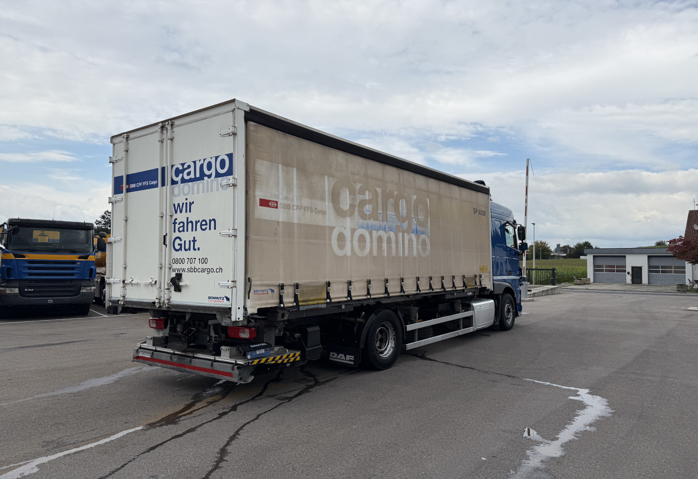 MOTO6625_2751878 vehicle image