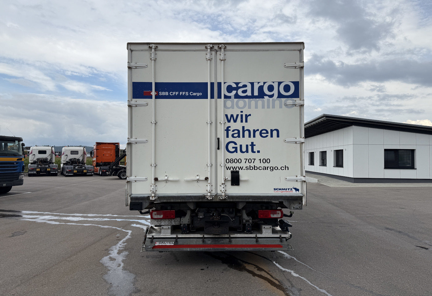 MOTO6625_2751878 vehicle image