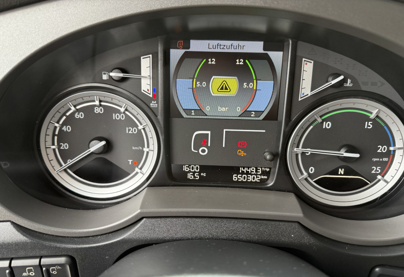 MOTO6625_2751878 vehicle image