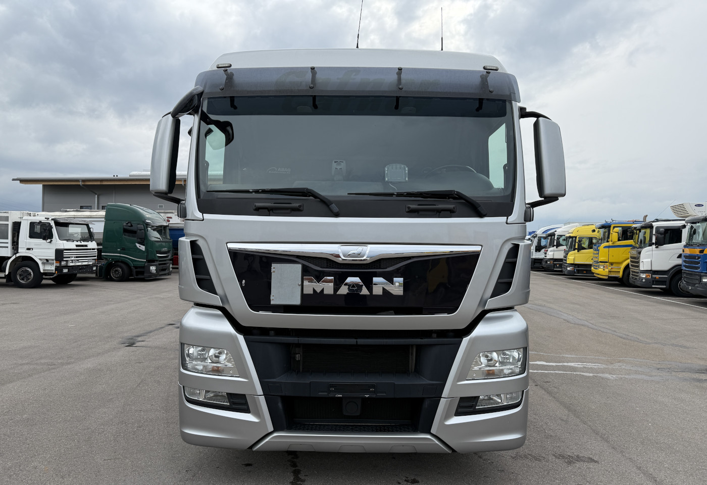 MOTO6625_2736519 vehicle image
