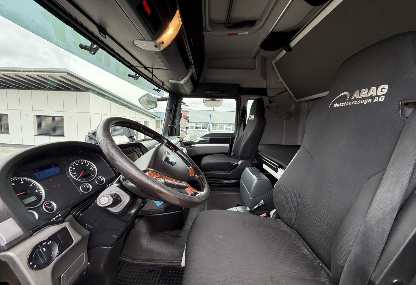 MOTO6625_2736519 vehicle image