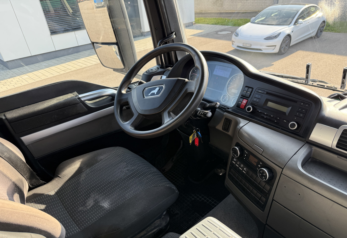 MOTO6625_2774088 vehicle image