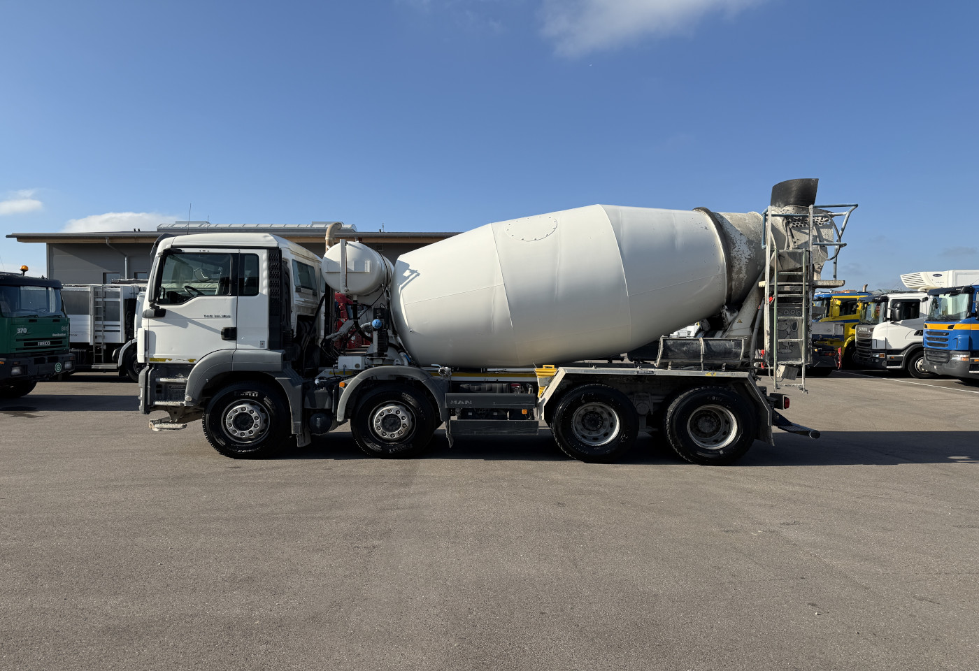 MOTO6625_2774088 vehicle image