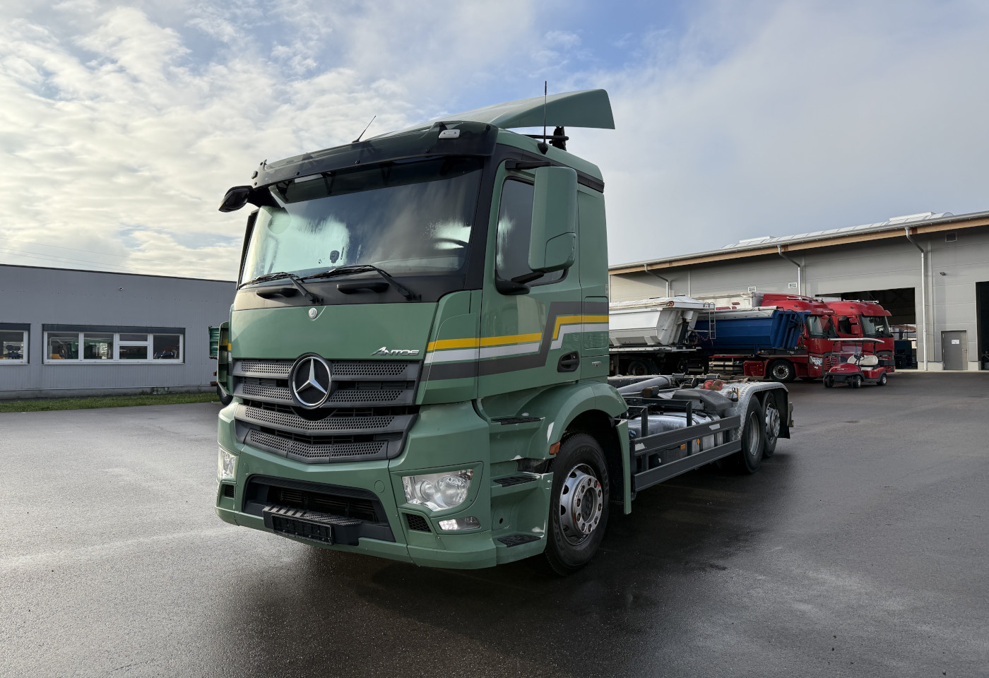 MOTO6625_2736181 vehicle image
