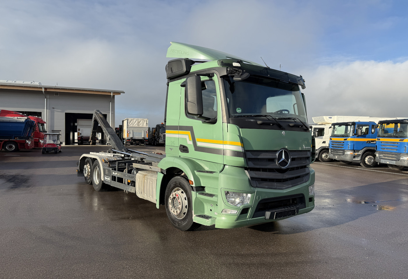 MOTO6625_2736181 vehicle image