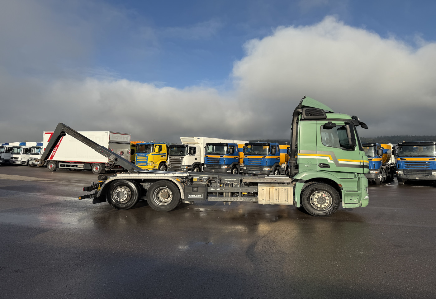 MOTO6625_2736181 vehicle image