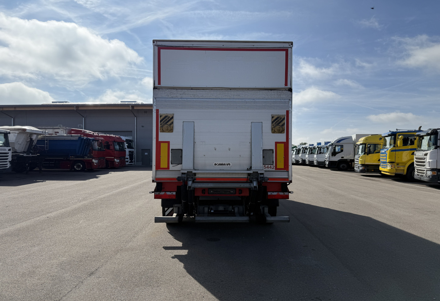 MOTO6625_2746063 vehicle image