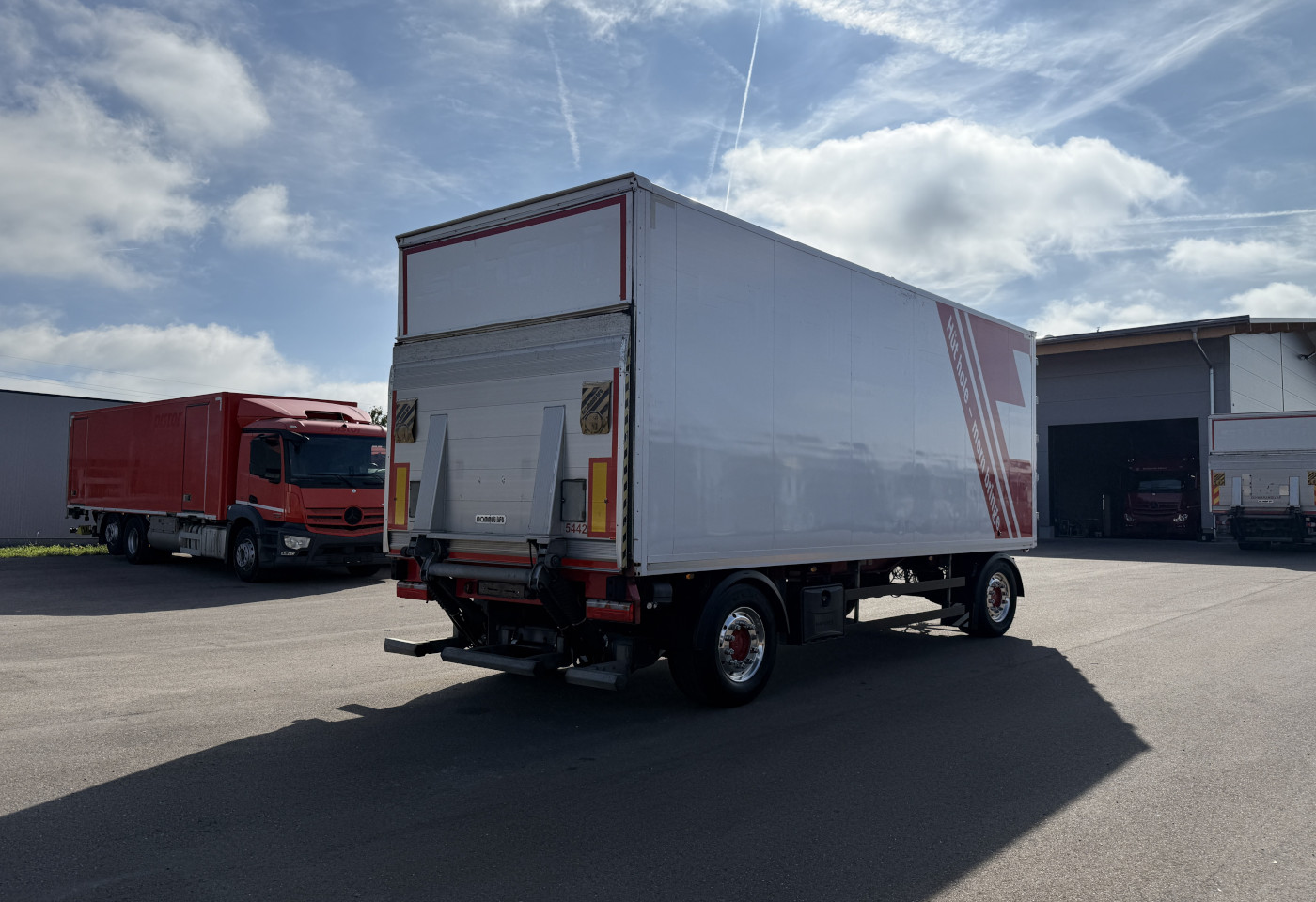 MOTO6625_2746063 vehicle image