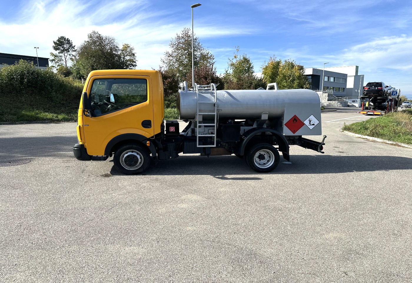 MOTO6625_2748477 vehicle image