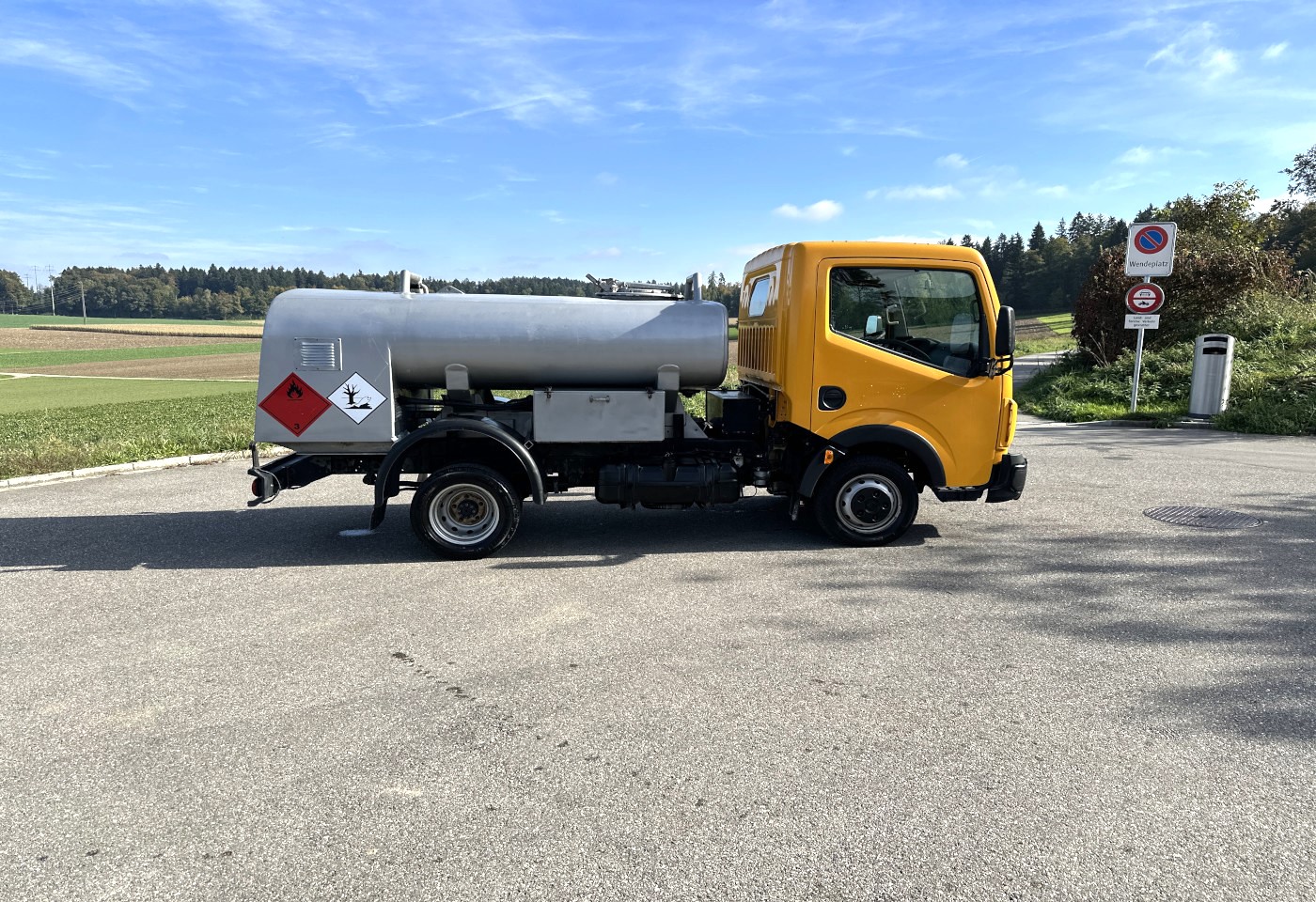 MOTO6625_2748477 vehicle image