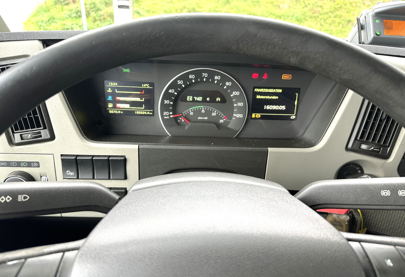 MOTO6625_2737895 vehicle image