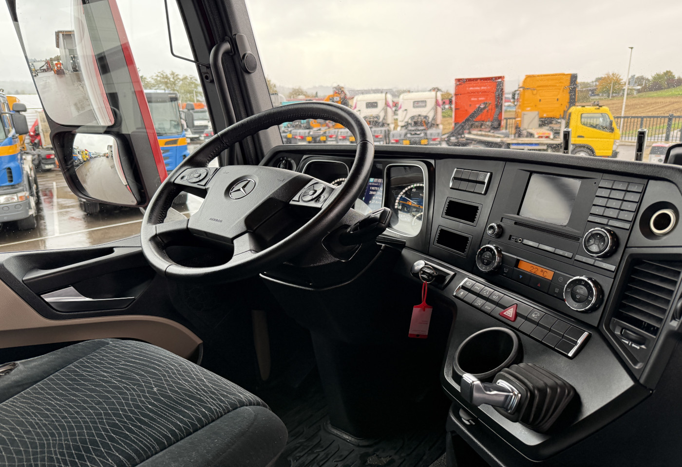 MOTO6625_2751884 vehicle image