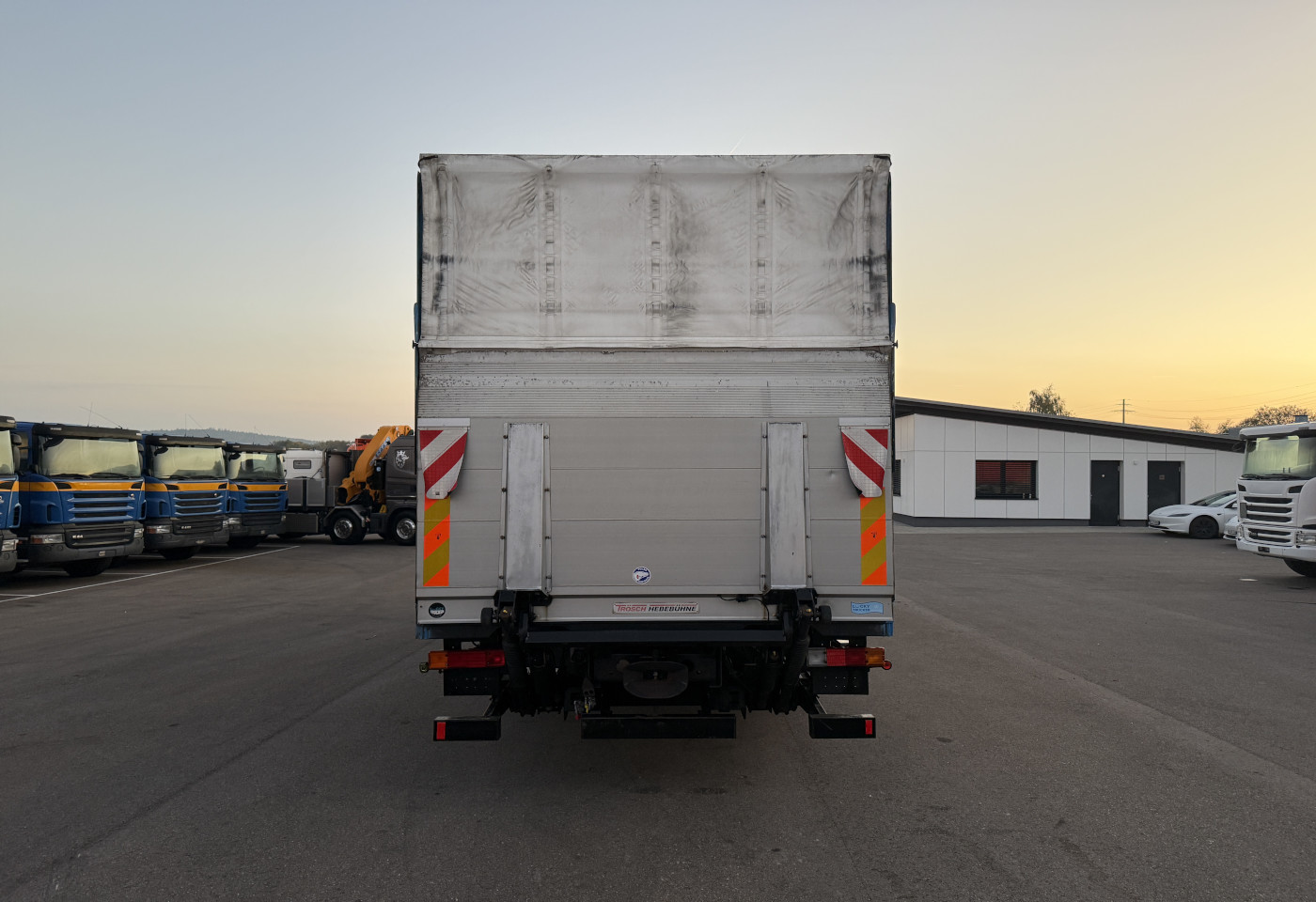 MOTO6625_2741989 vehicle image