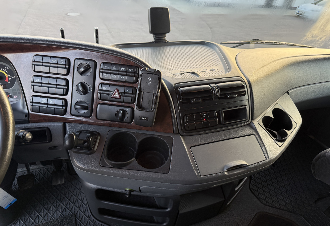 MOTO6625_2741989 vehicle image