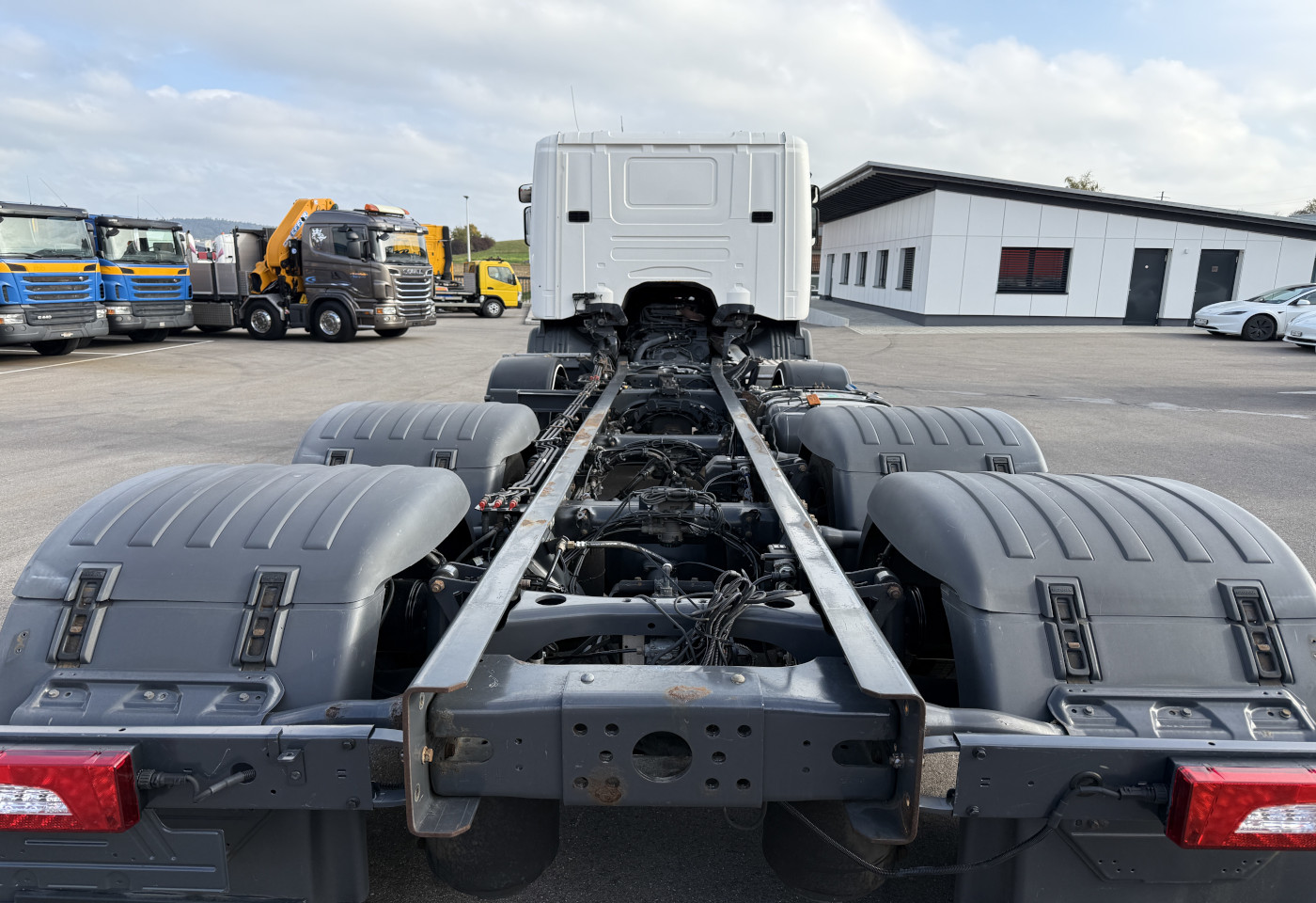 MOTO6625_2736531 vehicle image