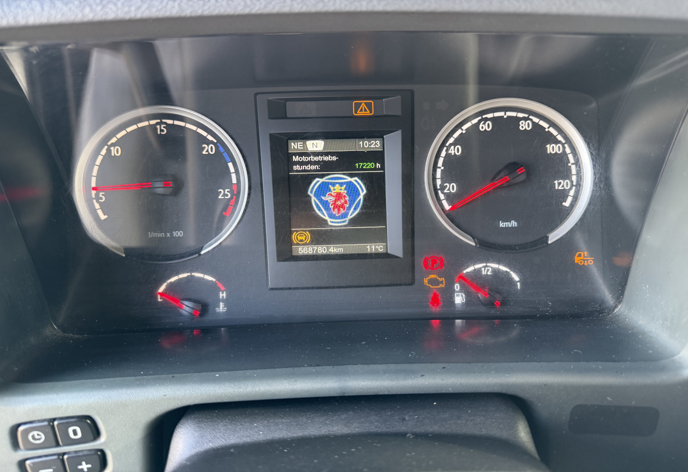 MOTO6625_2736531 vehicle image
