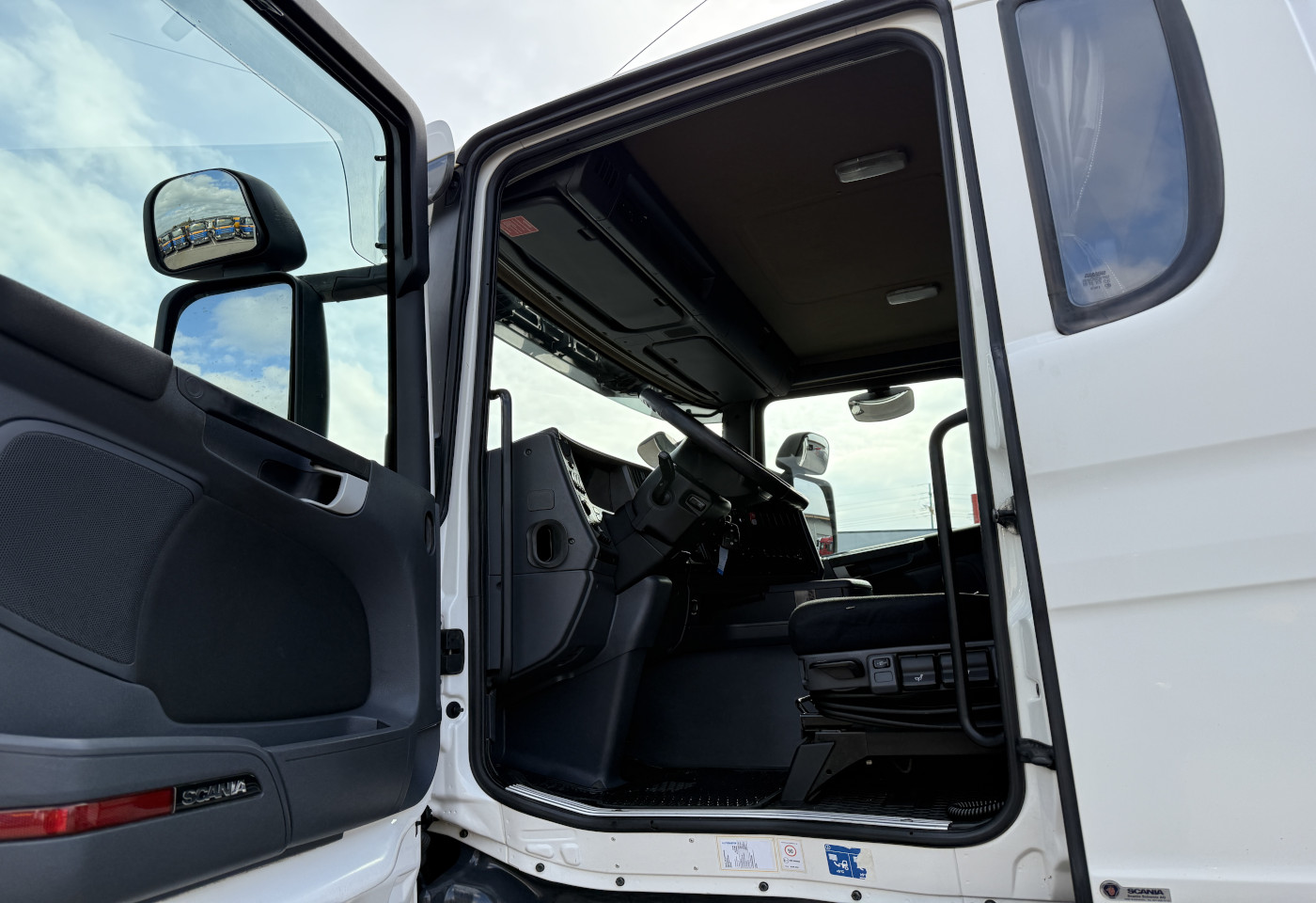 MOTO6625_2736531 vehicle image