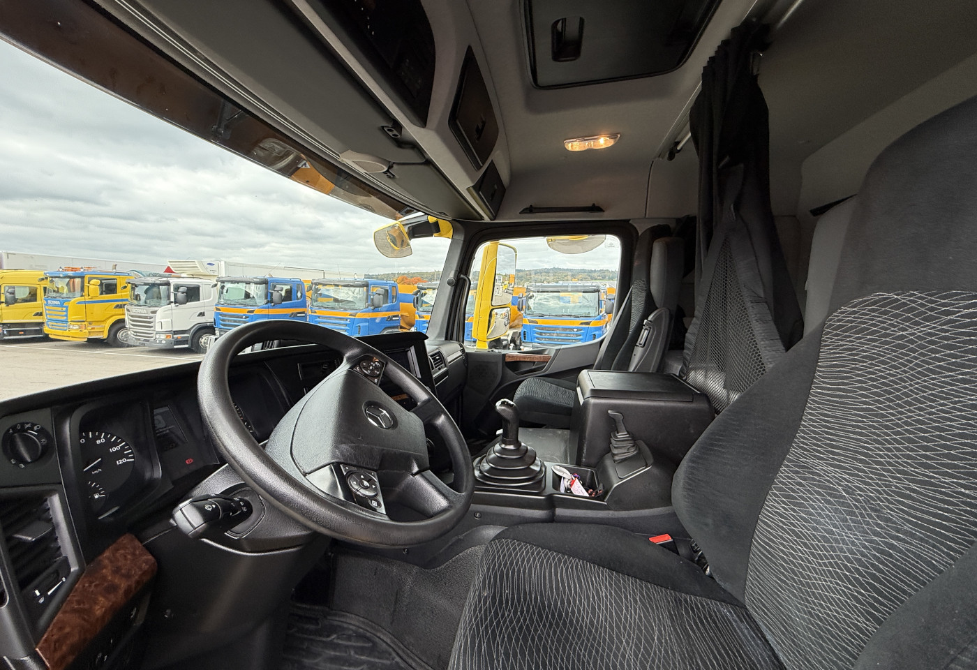MOTO6625_2736193 vehicle image