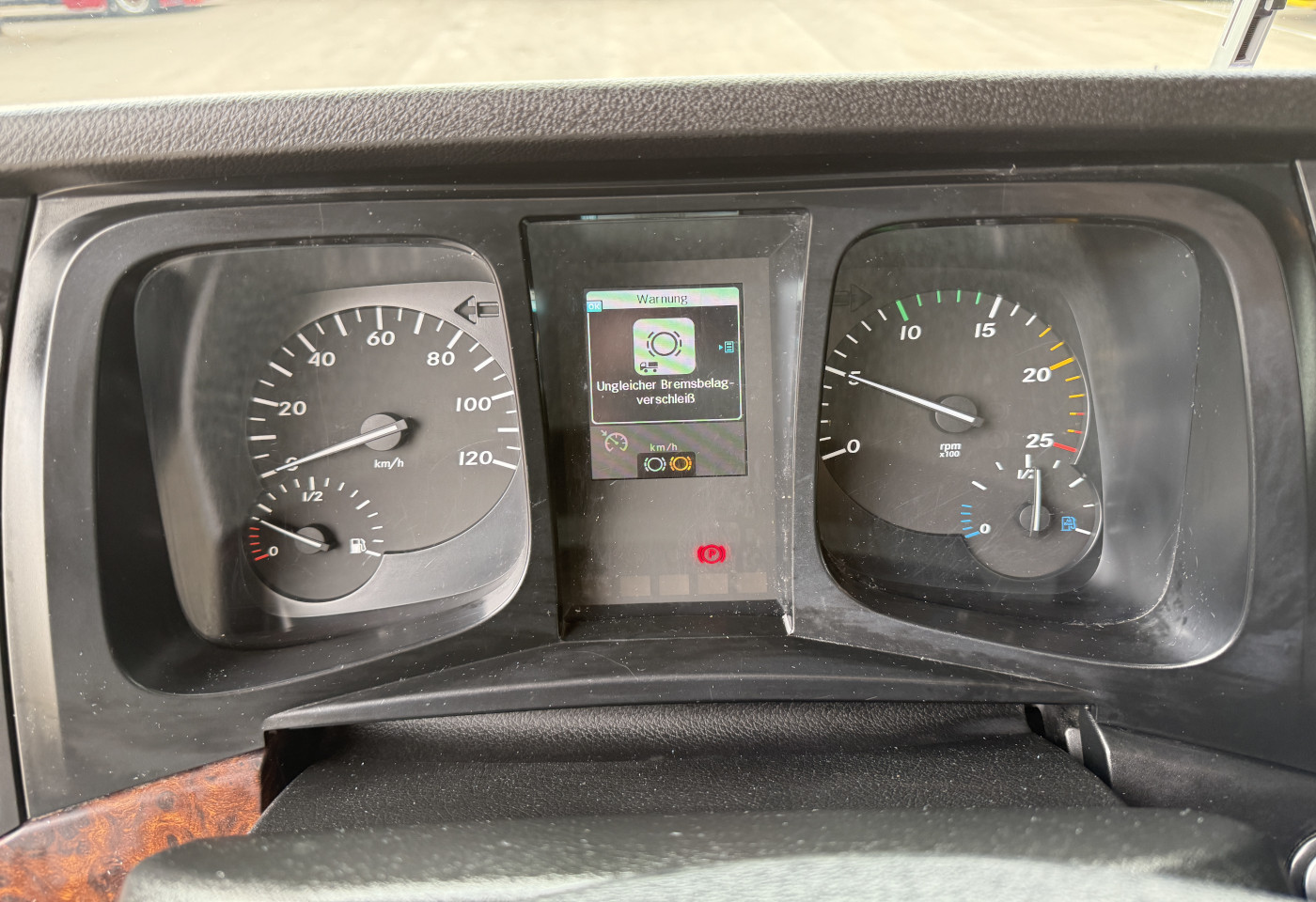 MOTO6625_2736193 vehicle image