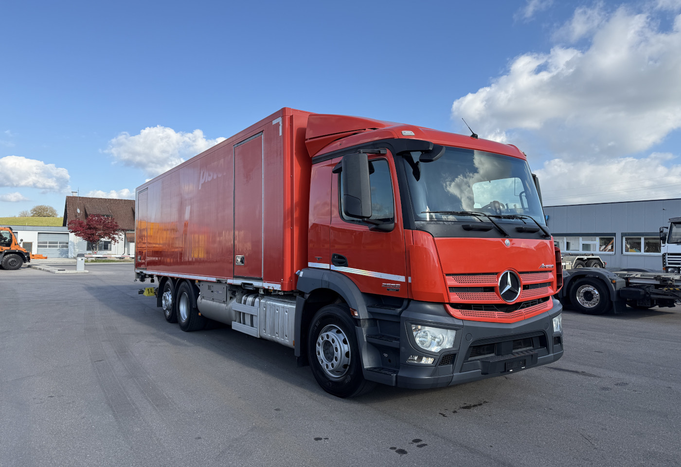 MOTO6625_2738223 vehicle image