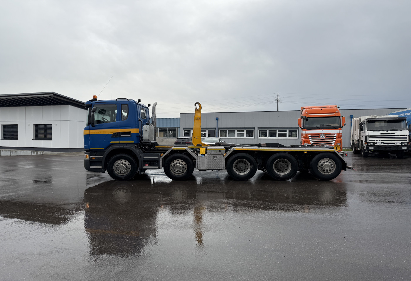 MOTO6625_2746078 vehicle image