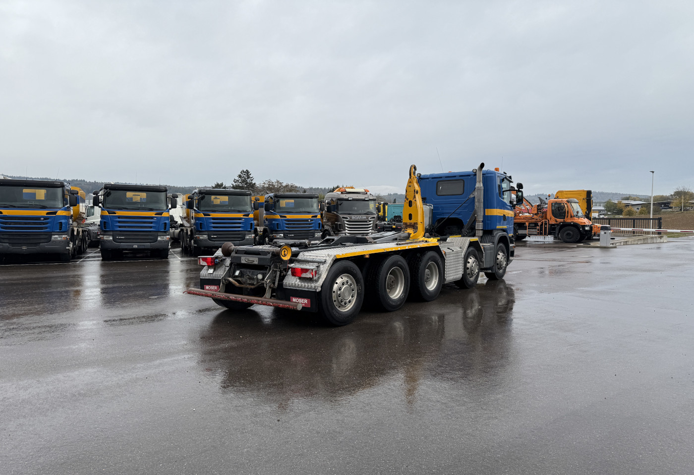 MOTO6625_2746078 vehicle image