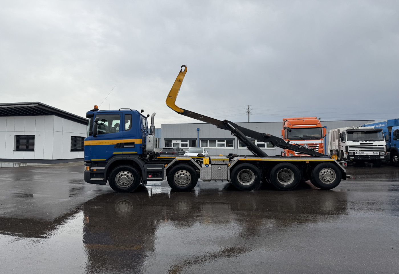 MOTO6625_2746078 vehicle image