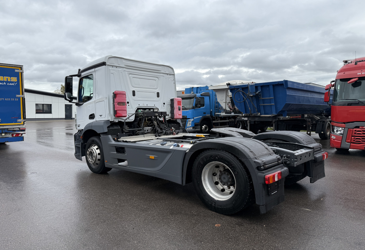 MOTO6625_2758607 vehicle image