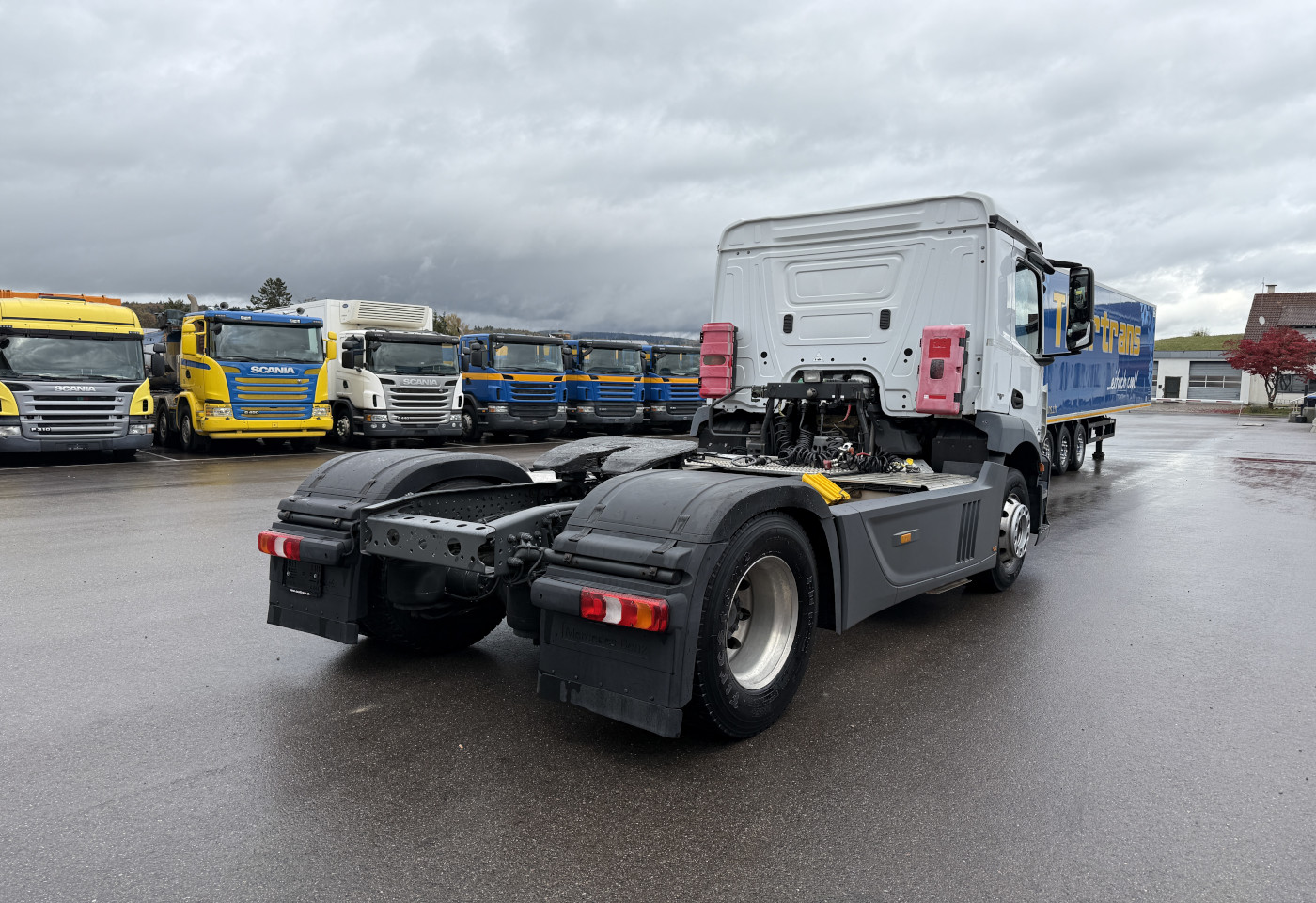 MOTO6625_2758607 vehicle image