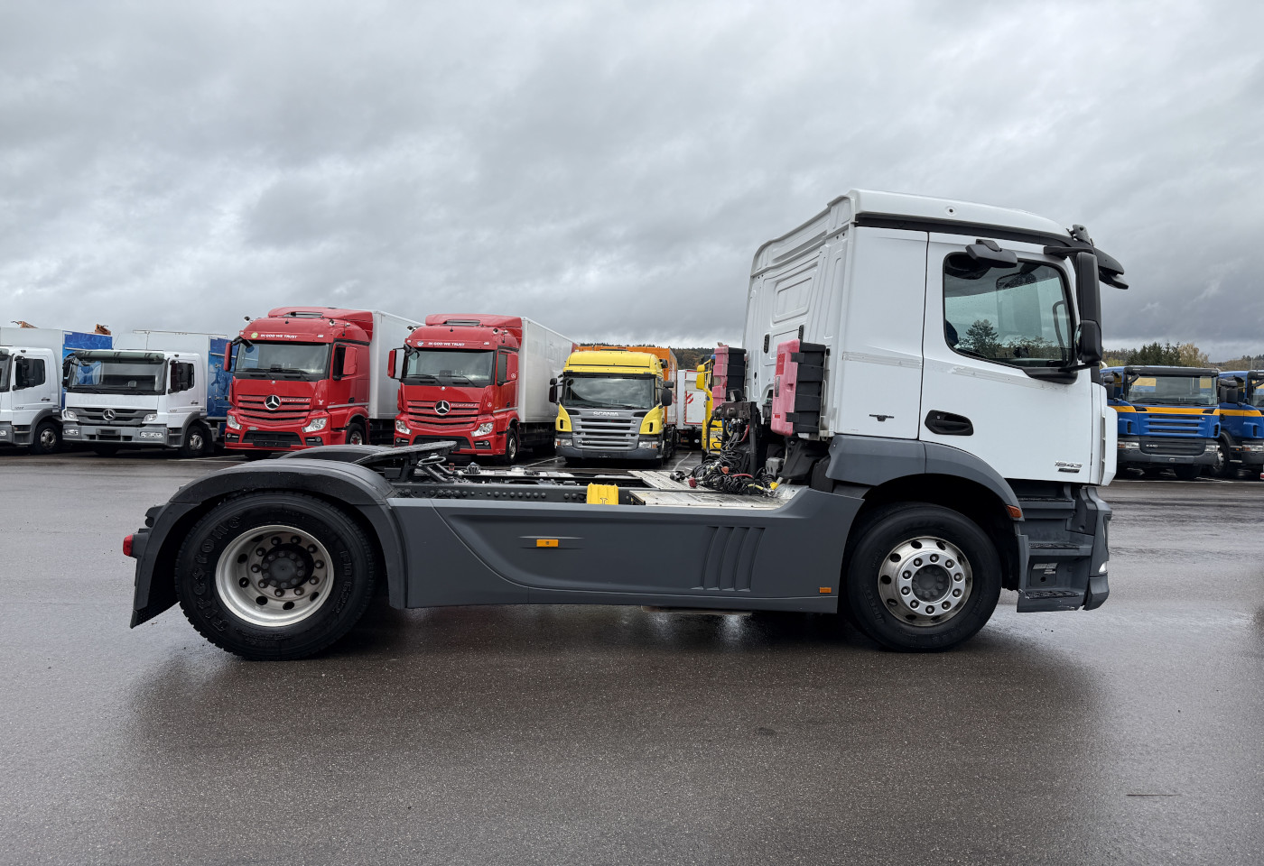 MOTO6625_2758607 vehicle image