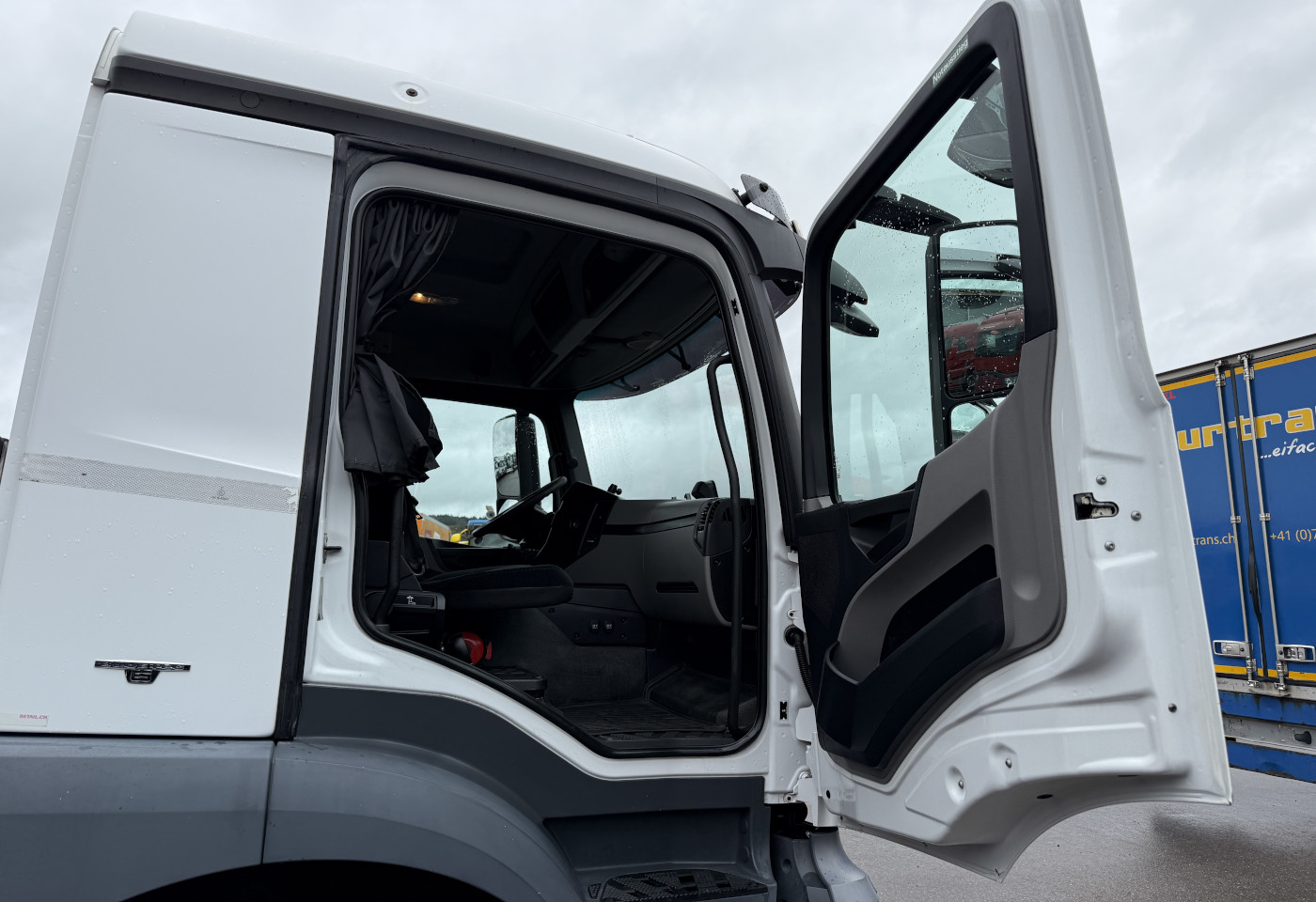 MOTO6625_2758607 vehicle image