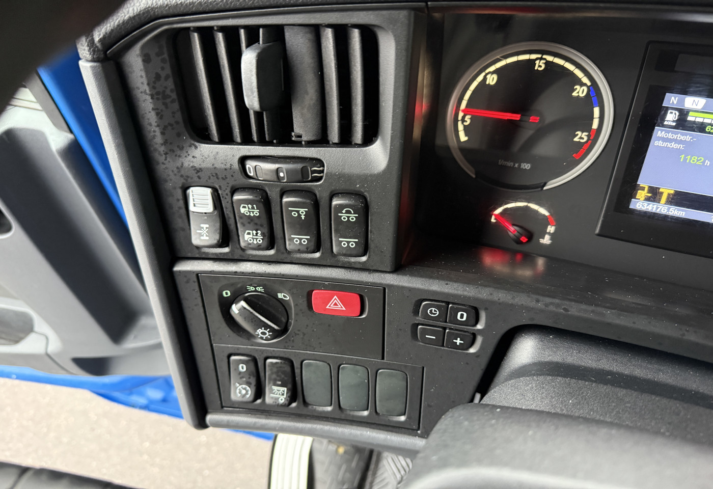 MOTO6625_2742001 vehicle image