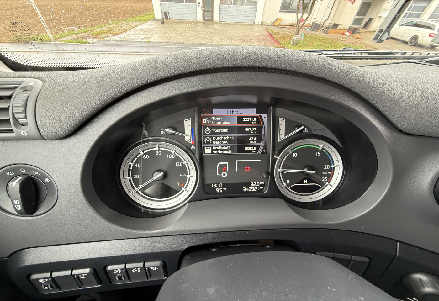 MOTO6625_2748191 vehicle image