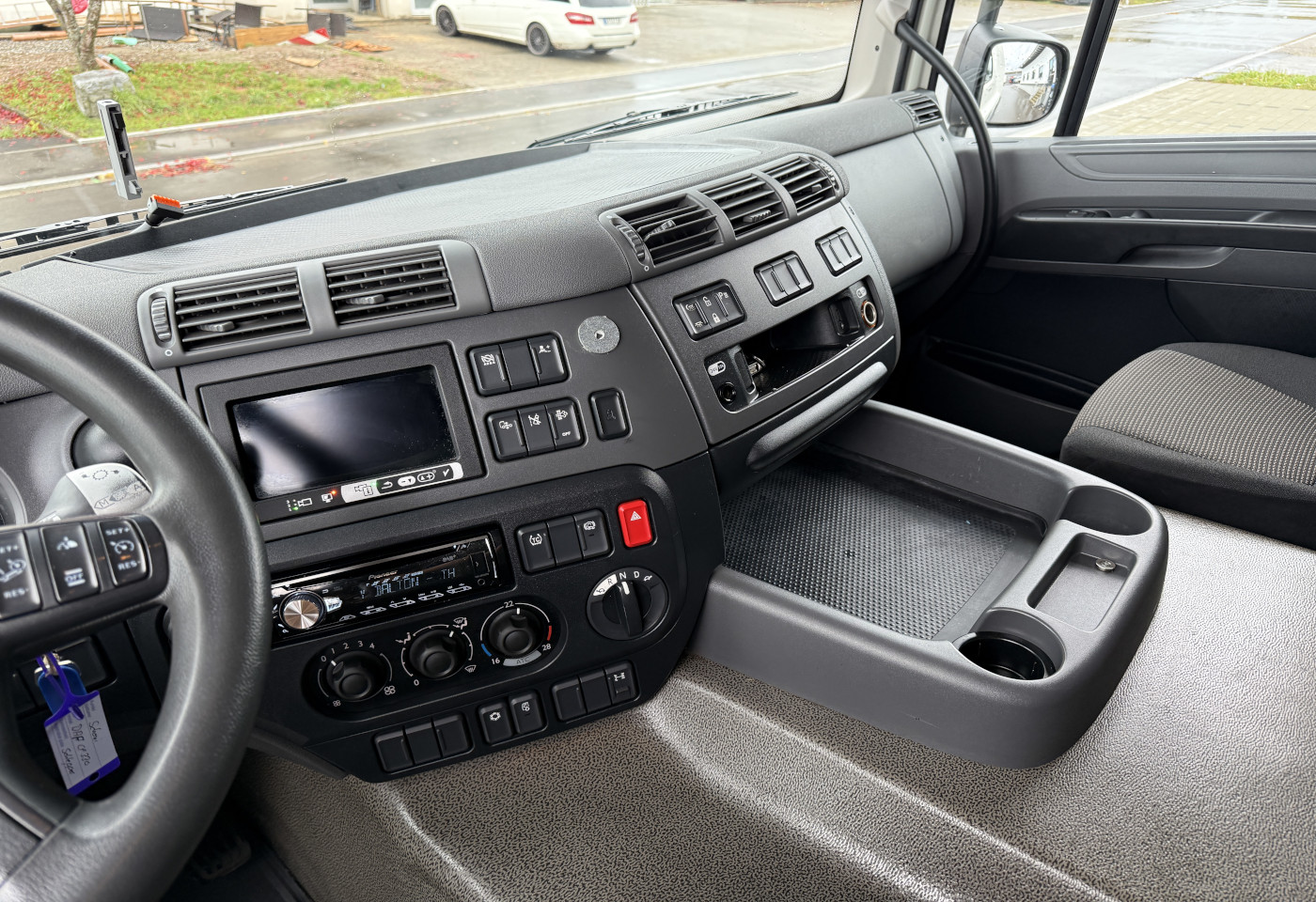 MOTO6625_2748191 vehicle image