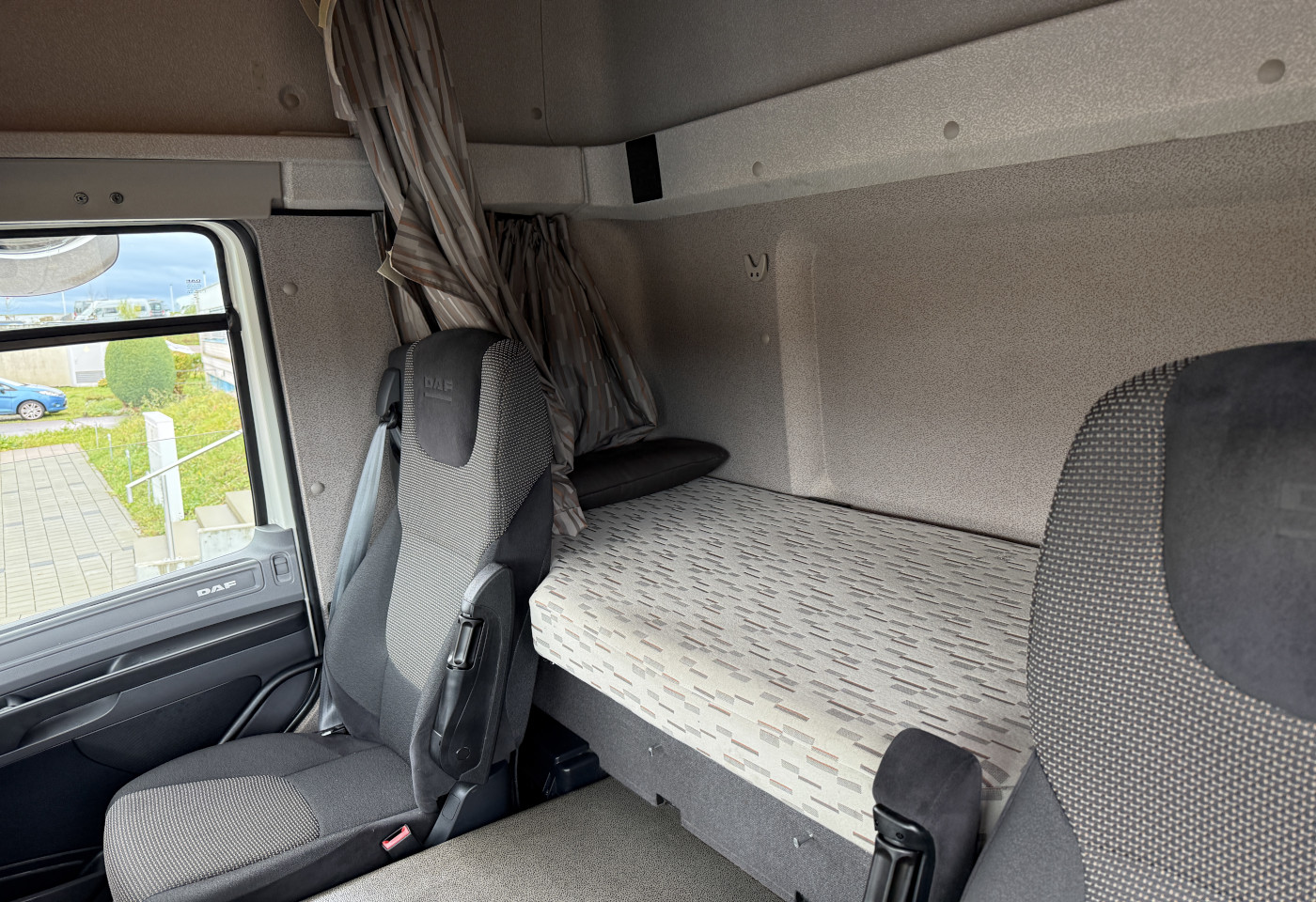 MOTO6625_2748191 vehicle image