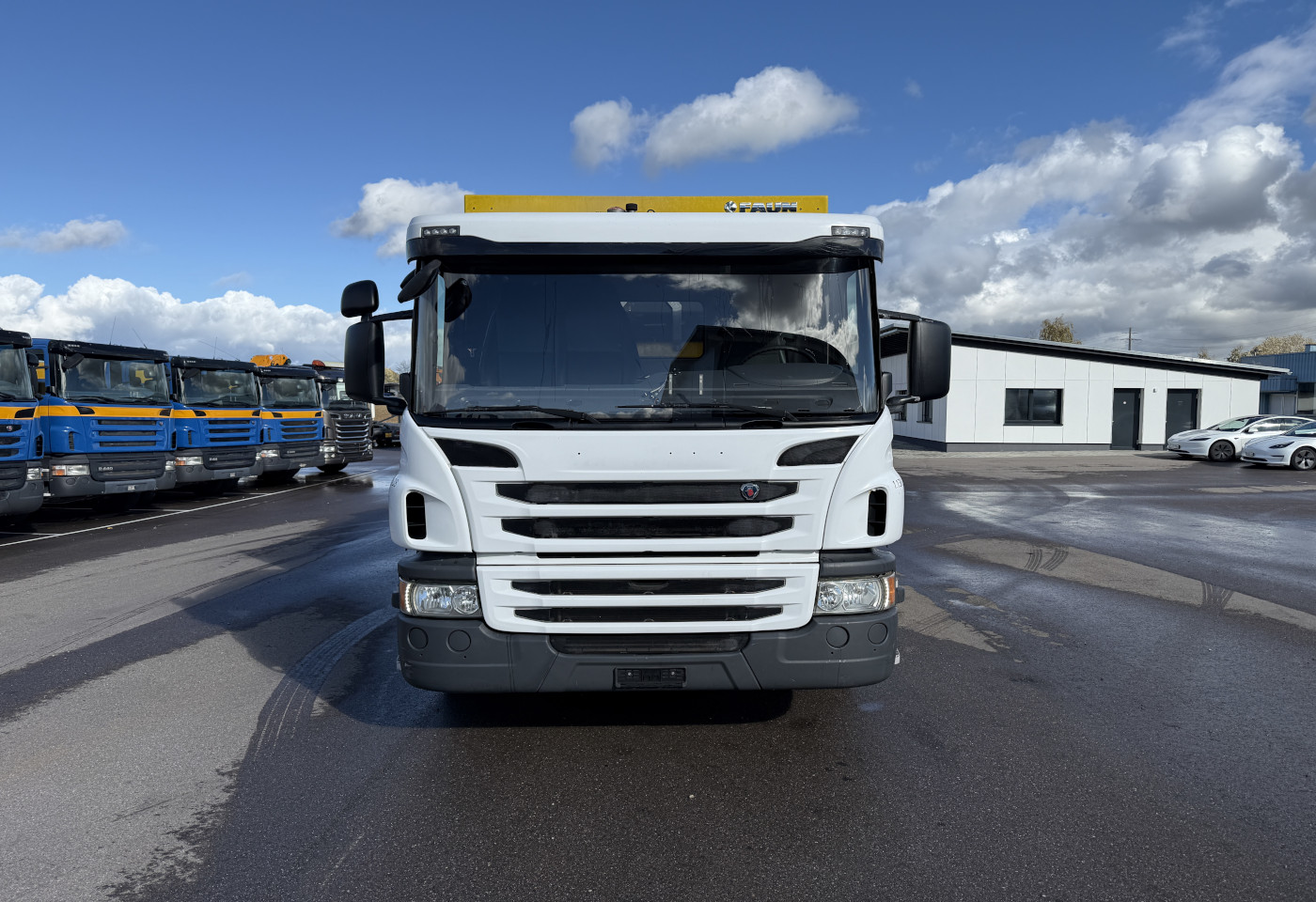 MOTO6625_2746083 vehicle image